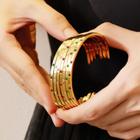 Bracelet minimaliste en forme de C ouvert, plaqué or 18 carats, en acier inoxydable, avec zircon coloré, résistant au ternissement, étanche, cadeau de bijoux