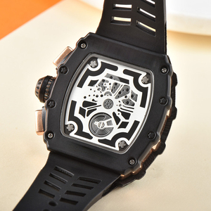 Reloj Deportivo para Hombre Tonneau Skeleton Racing Chronograph con Textura de Fibra de Carbono - Product Image 2