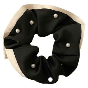 Élastiques à cheveux unisexes élégants avec fleurs blanches et noires, perles et chouchous en soie satinée – Accessoire - Product Image 3