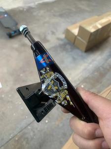 Color camión brillante de 5 pulgadas camión de monopatín de aluminio para patín de calle - Product Image 2