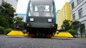 Balayeuse de rue industrielle lourde à propulsion automatique, nouvelle, alimentée par batterie, pour le nettoyage en extérieur - Product Image 3