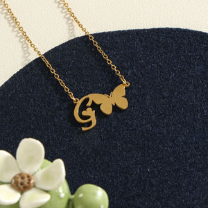 Collar Chapado en Oro PVD con Colgantes de Corazón, Mariposa y Letras - Múltiples Opciones de Letras, Diseño Elegante - Product Image 6