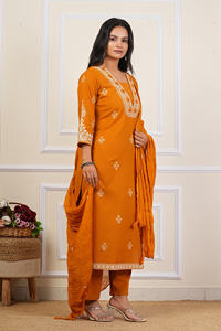 Kurta de Algodón Bordada con Motivos Étnicos para Mujer, con Pantalones y Dupatta, Producto Hecho a Mano al por Mayor, Personalizado - Product Image 4