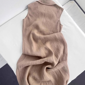 Offre Exceptionnelle : Achetez maintenant ! Robe Gilet Longue Boutonnée en Lin Kaki Style Old Money Haut <span class=keywords><strong>de</strong></span> Gamme pour Femme – Collection Designer - Product Image 4