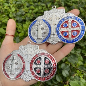 Regalos de Medalla de San <span class=keywords><strong>Benito</strong></span> para Católicos Amuleto de Protección Llave de San <span class=keywords><strong>Benito</strong></span> 8.8*6.1cm Dijes Grandes de San <span class=keywords><strong>Benito</strong></span> - Product Image 1