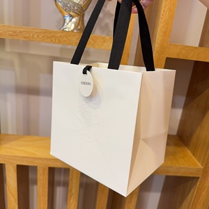Bolsa de Papel de Lujo con Logotipo Estampado en Relieve, Bolsa de Compras para Ropa, Bolsa de Regalo de Papel con Etiqueta Colgante y Asa Insertada - Product Image 2