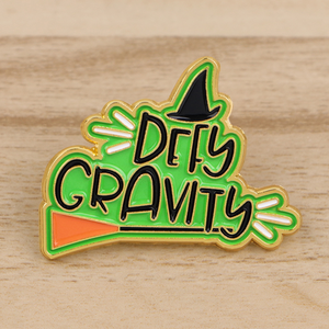 Broche en métal émaillé sur le thème des trois sœurs fées amusantes en gros - élégante pour la fête nationale, les anniversaires, les vêtements - Product Image 6