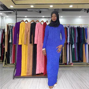 Fashion Spandex Mode Maxi Jurk Met Streep Patroon Dubai Moslim Effen Kleur Jurk Met Mooie Elastische Turkije Mode Abaya