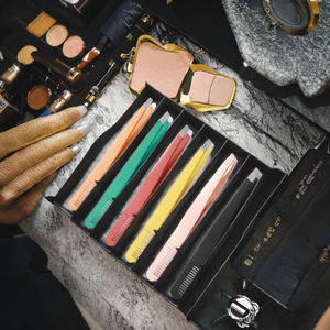 Pince à épiler pour cils et sourcils en acier inoxydable de haute qualité, à pointe inclinée, avec peigne intégré, outil de beauté - Product Image 2