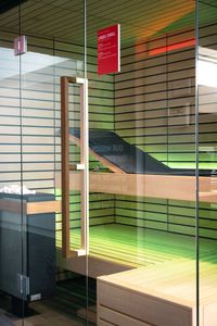 Cabina Sauna Moderna a Cubo per Interni, Sauna in Cedro per 2-4 Persone con Fronte in Vetro Completo e Illuminazione Ambientale a LED - Product Image 4