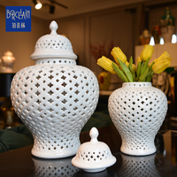 Vente en gros de vase en céramique moderne pour la décoration intérieure design traditionnel décoration extérieure mariage articles décoratifs en porcelaine