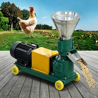 Les fermes utilisent des machines à granulés d'aliments pour animaux de petite taille, destinées aux volailles et au bétail, pour la production de granulés d'aliments pour volailles et bétail.