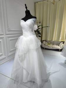S2040N 2026 Nouvelle Robe de Mariée Tendance Coupe Trapèze Épaules Dénudées avec Découpes en Relief Style Européen et Laçage - Product Image 4