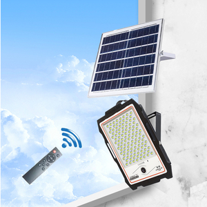 ไฟสปอร์ตไลท์โซลาร์เซลล์กลางแจ้งแบบ LED คุณภาพสูงสุด ทนทานต่อสภาพอากาศ IP67 แสงวอร์มไวท์ - Product Image 1