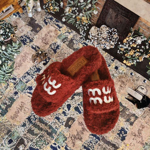 Chaussons d'intérieur pour femmes en laine brodée avec boucle, style rétro moelleux, doublure en coton, semelle épaisse, polyvalents, chaussons de créateur - Product Image 3