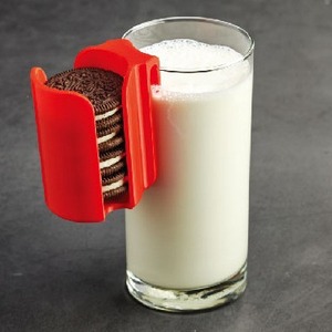 กล่องใส่ขนมอเนกประสงค์สำหรับแคมป์ปิ้ง พร้อมที่วางแก้วและที่เก็บของ  วัสดุพลาสติก ปิดผนึกเพื่อรักษาความสด - Product Image 1