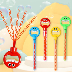 Vendita calda cartone animato bastone bolla divertente e durevole giocattoli a bolle per i bambini 32 fori <span class=keywords><strong>sorridente</strong></span> per il viso di sapone bacchetta bastone per esterno giocattoli - Product Image 5