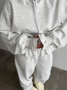 Conjunto Deportivo de 2 Piezas para Mujer, Sudadera Corta con Capucha y Pantalones Deportivos, Estampado Personalizado de Alta Calidad, Bordado, Felpa Francesa de Algodón - Product Image 4