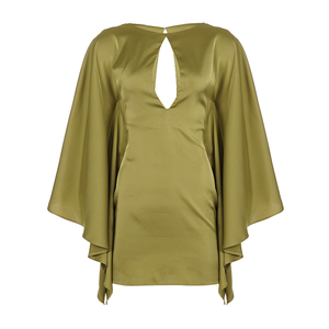 Vestido sexy de satén con aberturas y mangas murciélago, estampado digital, cintura natural, color liso, minivestido picante - Product Image 6