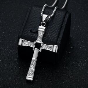 Collana con Ciondolo a Croce in Acciaio Inossidabile Personalizzata Stile Dominic <span class=keywords><strong>Toretto</strong></span> <span class=keywords><strong>di</strong></span> Fast & Furious 8 con Diamanti Incastonati - Product Image 3