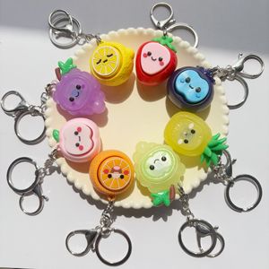 Llavero con botón antiestrés de la serie de frutas simuladas originales, pequeño colgante de dibujos animados de PVC con forma de melocotón y limón, juguete para mochila - Product Image 2