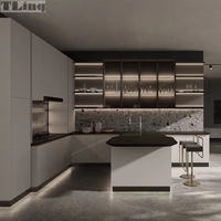 Armoire à poignée invisible personnalisée haut de gamme Super cuisson silencieuse avec évier et robinet Simple beau et pratique