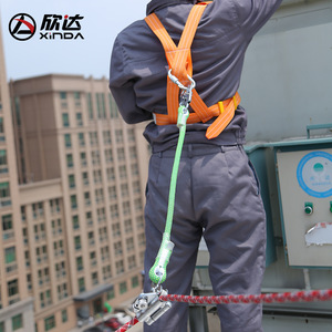 อุปกรณ์ป้องกันการตกแบบล็อคอัตโนมัติ Xinda ทำจากอะลูมิเนียม พร้อมห่วงรูปตัว D สำหรับเชือกนิรภัยป้องกันการตกจากที่สูง - Product Image 1