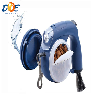 Correa Retráctil Ajustable Multifuncional para Perros con Luz LED Nocturna, Tazón de Agua, Tazón de Comida y Bolsa para Excrementos, Juego de Correa para Mascotas en Oferta - Product Image 1