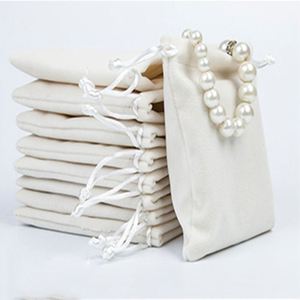 Pochettes cadeaux en velours écologiques durables de haute qualité et sacs personnalisés pour bijoux - Product Image 4
