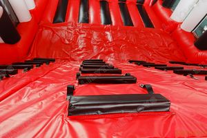 Jeu de plein air de course d'obstacles gonflable rouge noir pour enfants et adultes, matériau en PVC durable, taille et logo personnalisés - Product Image 3