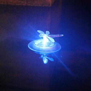 Lampe flottante solaire en forme de libellule, résistante à l'eau, pour jardin, étang, piscine, éclairage décoratif extérieur - Product Image 1