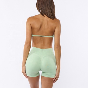 Completo Sportivo <span class=keywords><strong>da</strong></span> <span class=keywords><strong>Donna</strong></span> <span class=keywords><strong>Taglie</strong></span> <span class=keywords><strong>Forti</strong></span> con Logo Personalizzato, Top Halter Arricciato e Pantaloncini Traspiranti per Yoga e Fitness - Product Image 5