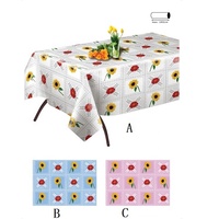 Nappe de mariage en gros pour hôtels, nappes brodées ou imprimées personnalisées de différentes tailles.