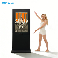 Totem Digitale Pubblicitario da Esterno IP65 Impermeabile da 43 Pollici, Alta Luminosità, Grande Schermo Touch CMS