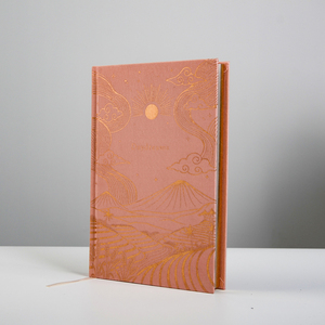 Cuaderno Personalizado con Estampado Dorado, Tapa Dura, Diario A5, Papel Premium de 120 g/m², Sin Transferencia de Tinta, Certificado FSC, Ecológico, Agenda Diaria - Product Image 1
