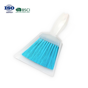 Mini Juego de Escoba y Recogedor de Plástico con Cerdas de PP y Mango de Plástico para una Fácil Limpieza, Artículos para el Hogar, para Limpiar Escritorios y Mesas - Product Image 2
