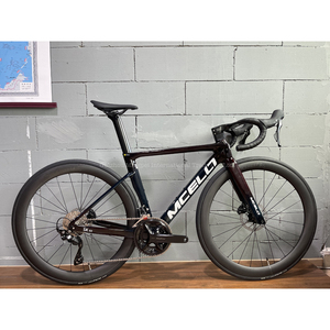 Vélo de route en fibre de carbone, entièrement équipé de freins à disque mécaniques Shimano 105 R7120 24 vitesses, aérodynamique, léger, pour les compétitions de cyclisme et les sports. - Product Image 5