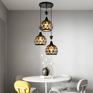Suspension industrielle noire mate à découpe triangulaire, avec 3 ampoules LED, D38xH100cm, pour salle à manger - Product Image 1