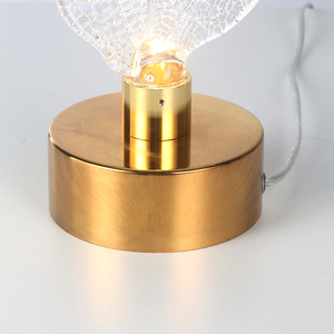 Thiết kế độc đáo Art Deco sáng tạo đèn bàn vàng kim loại sắt Led pha lê rõ ràng Acrylic Shade nhà máy bán hàng trực tiếp - Product Image 6