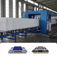 Ligne de production continue de panneaux isolants sandwich