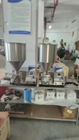 Machine de remplissage et de dépose de pâte et de crème pour petits gâteaux, biscuits, chocolats, donuts, croissants, confitures et cupcakes