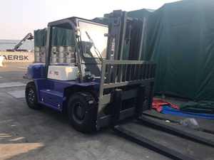 Carretilla elevadora diesel de gran tamaño HELI 7ton de alta calidad CPCD70 con neumáticos sólidos - Product Image 4