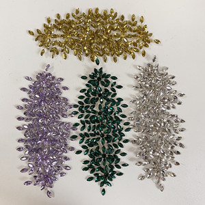 Applicazione di Fiori 3D Fatti a Mano con Foglie e Perline Trasparenti, Decorata con Strass e Cristalli per <span class=keywords><strong>Abiti</strong></span> da Cerimonia e da Festa - Product Image 1