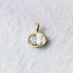 <span class=keywords><strong>Pendentif</strong></span> <span class=keywords><strong>solitaire</strong></span> en diamant de laboratoire taille ovale 2 carats, monture closée, pour la fabrication de bijoux, disponible en <span class=keywords><strong>or</strong></span> 10K et <span class=keywords><strong>or</strong></span> 18K - Product Image 1