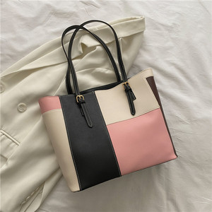 Женская кожаная сумка с логотипом - Product Image 4