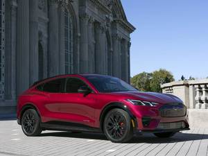 Ford <span class=keywords><strong>Mustang</strong></span> Mach-<span class=keywords><strong>E</strong></span> New Energy VUS | Aménagement 5 portes 5 places et technologie intelligente pour les voyages en famille - Product Image 5