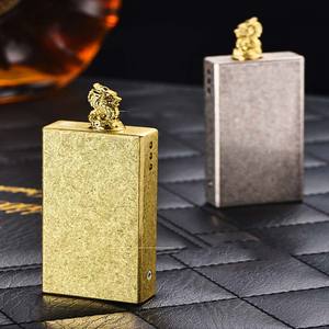 Offre spéciale, briquets rechargeables au kérosène assortis à des briquets assortis avec logo personnalisé pour cigarettes d'extérieur - Product Image 3