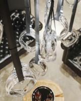 Fabricants de lustres suspendus en verre LED pour la décoration intérieure, spécialisés dans l'éclairage des villas, appartements, bars et escaliers