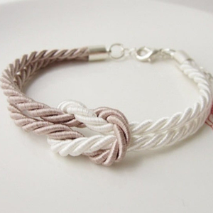 Bracelet en corde nouée - Collection artisanale unique - Product Image 1