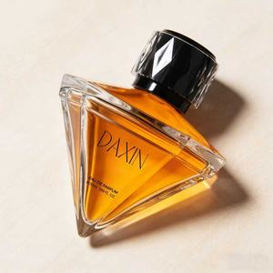 Vente en gros <span class=keywords><strong>de</strong></span> flacons <span class=keywords><strong>de</strong></span> <span class=keywords><strong>parfum</strong></span> en verre <span class=keywords><strong>de</strong></span> luxe personnalisés <span class=keywords><strong>de</strong></span> 70 ml à faible MOQ, flacons <span class=keywords><strong>de</strong></span> <span class=keywords><strong>parfum</strong></span> vides à vendre - Product Image 1